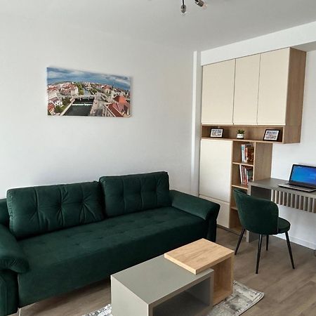 Coquette Studio Central Орадя Экстерьер фото
