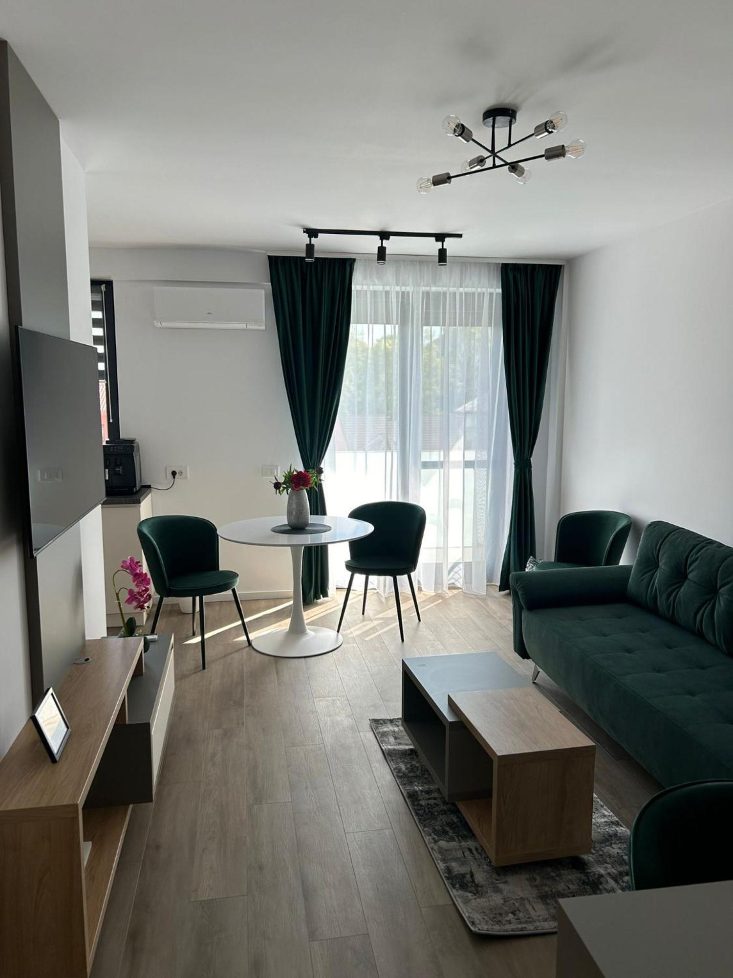 Coquette Studio Central Орадя Экстерьер фото